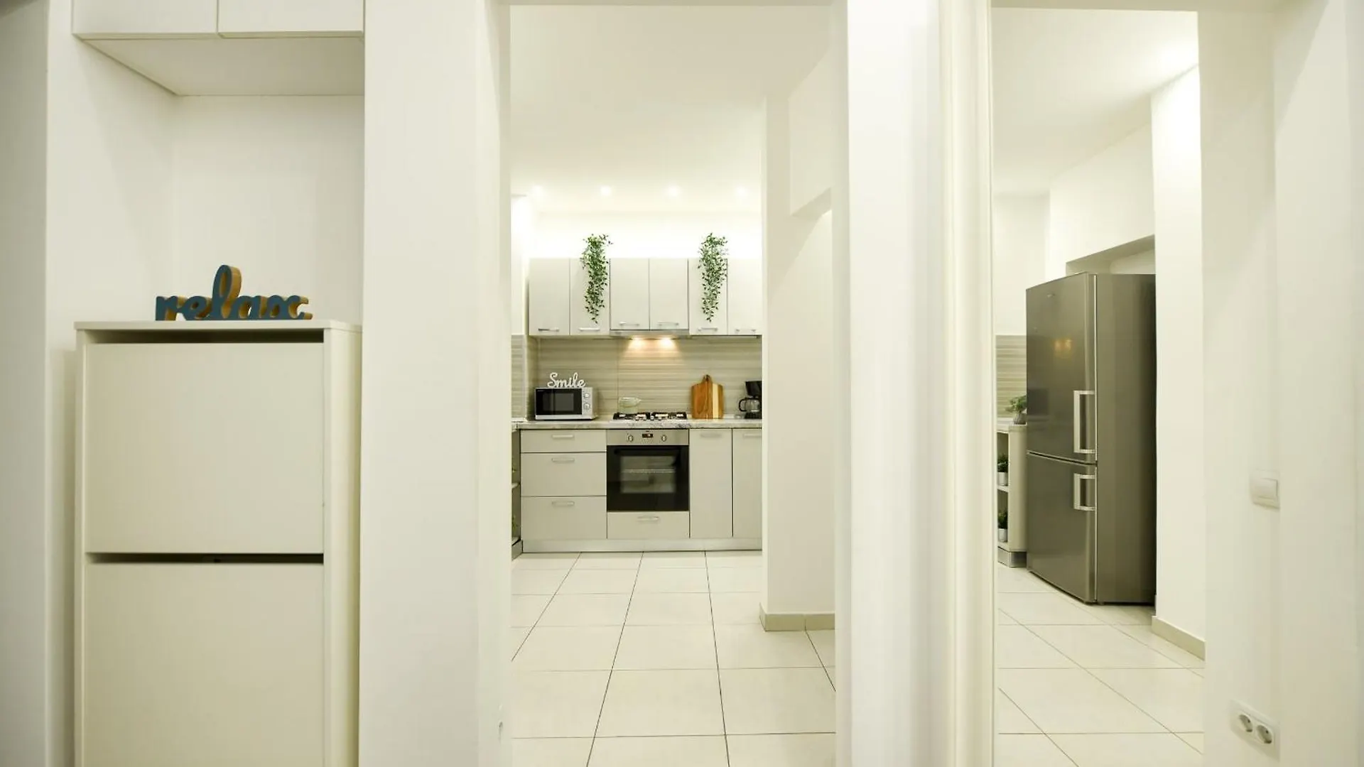 Ideal Home - Spacious & Modern Accommodation Near Unirii Square Bucharest Apartment