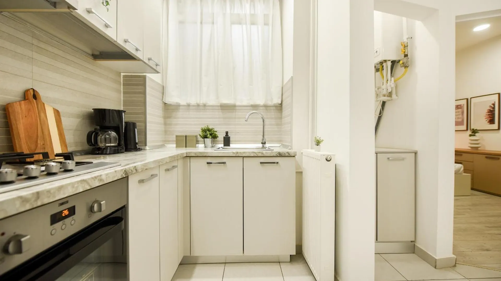 Ideal Home - Spacious & Modern Accommodation Near Unirii Square Bucharest Apartment