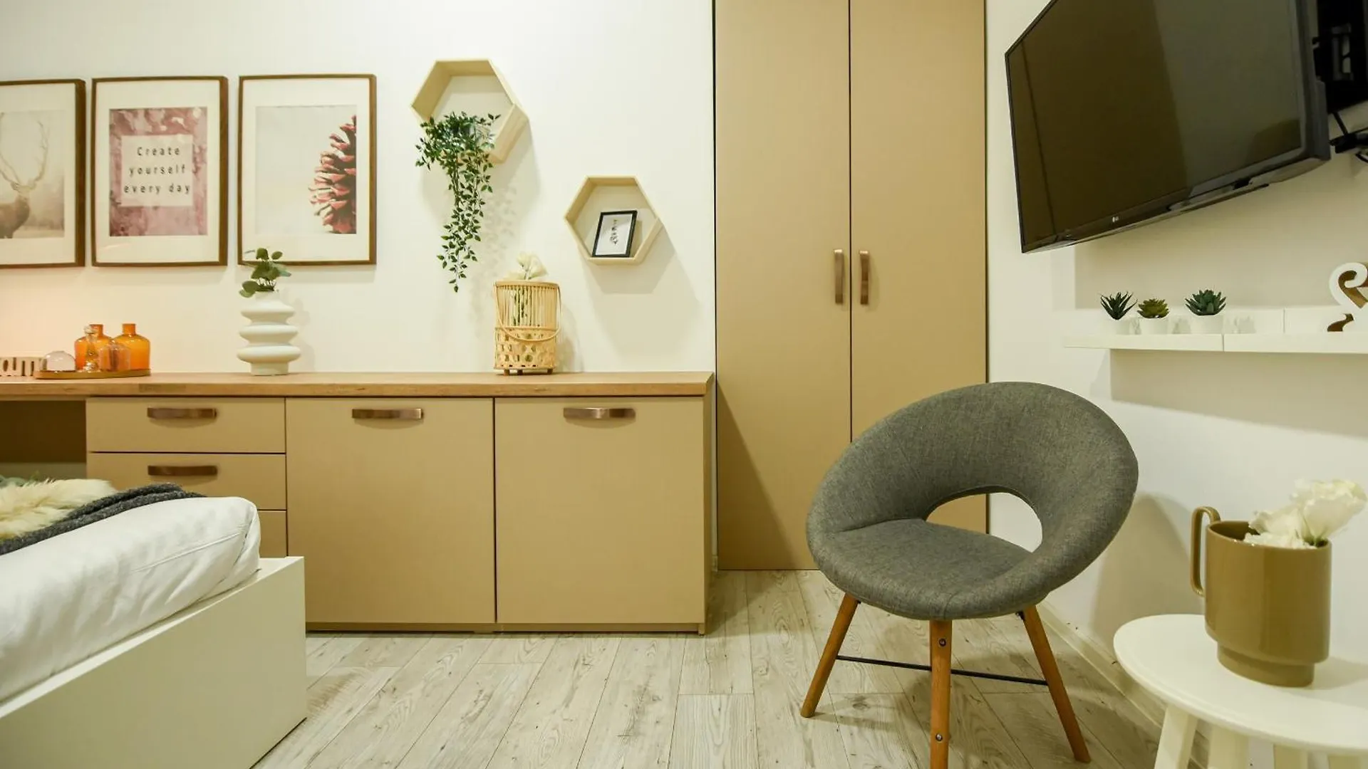 Ideal Home - Spacious & Modern Accommodation Near Unirii Square Bucharest