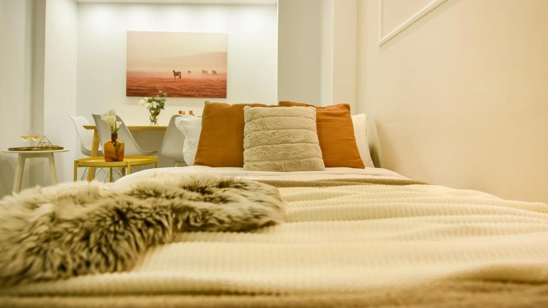 Ideal Home - Spacious & Modern Accommodation Near Unirii Square Bucharest