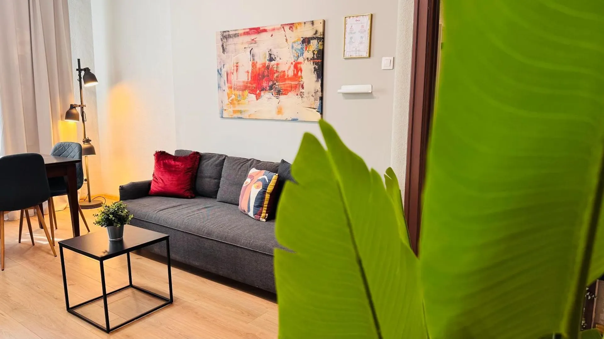Ideal Home - Spacious & Modern Accommodation Near Unirii Square Bucharest Romania