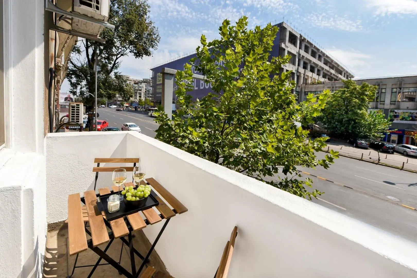 Apartment Ideal Home - Spacious & Modern Accommodation Near Unirii Square Bucharest