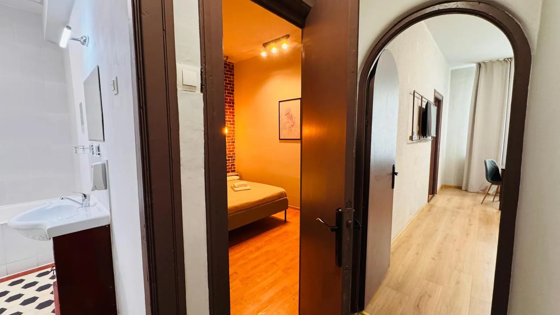 Apartment Ideal Home - Spacious & Modern Accommodation Near Unirii Square Bucharest Romania