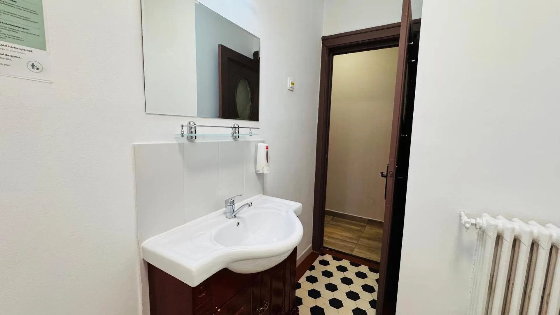 Ideal Home - Spacious & Modern Accommodation Near Unirii Square Bucharest Apartment