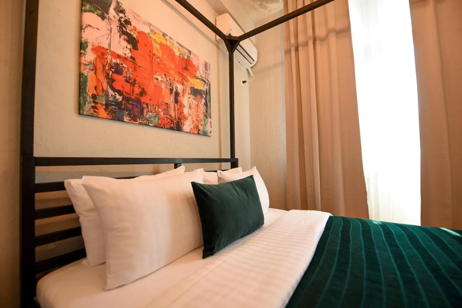 Ideal Home - Spacious & Modern Accommodation Near Unirii Square Bucharest 0*,  Romania