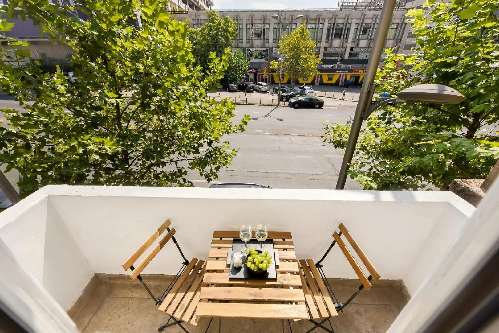 Ideal Home - Spacious & Modern Accommodation Near Unirii Square Bucharest Apartment