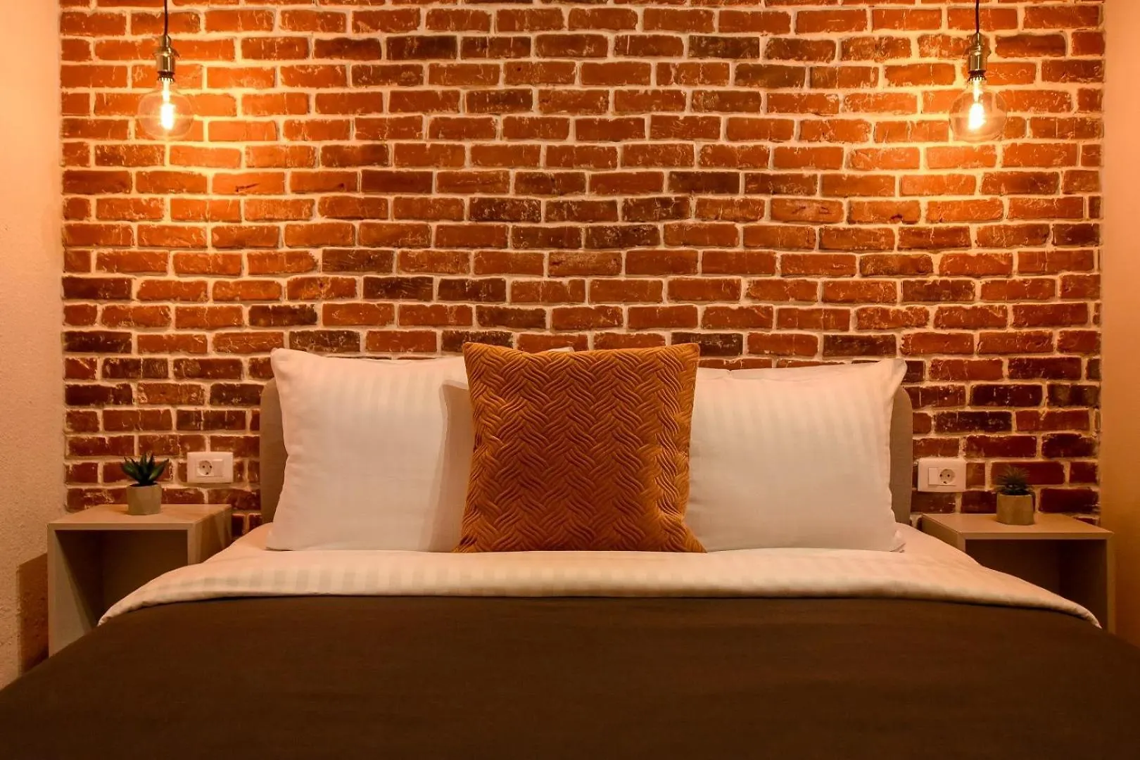 Ideal Home - Spacious & Modern Accommodation Near Unirii Square Bucharest