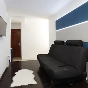 1 Bdrm In Center Appartamento