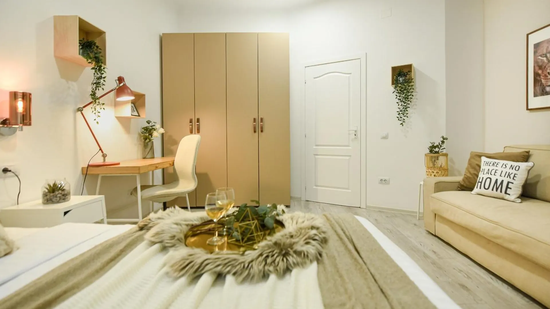 Ideal Home - Spacious & Modern Accommodation Near Unirii Square Βουκουρέστι Διαμέρισμα
