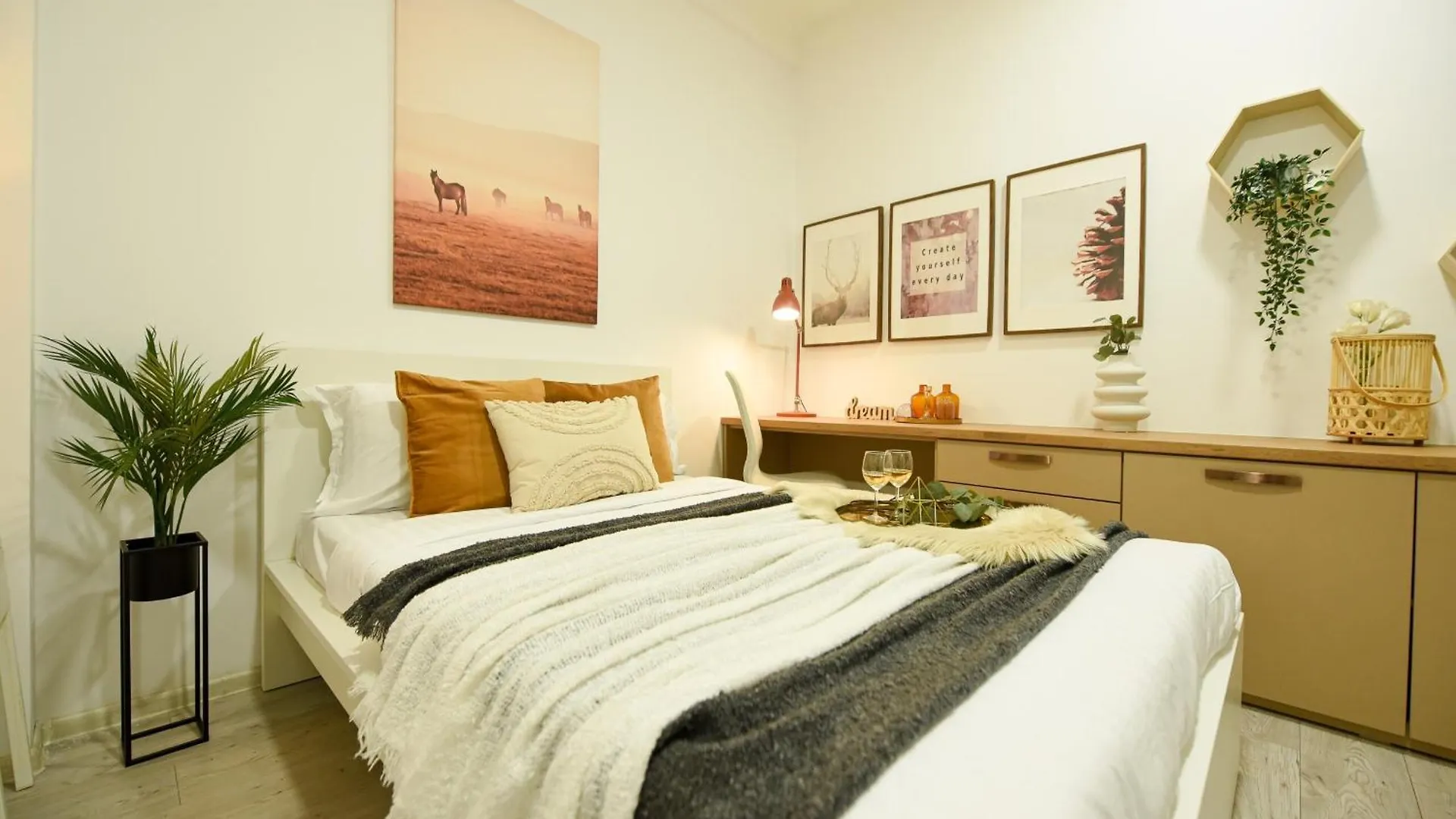 Ideal Home - Spacious & Modern Accommodation Near Unirii Square location