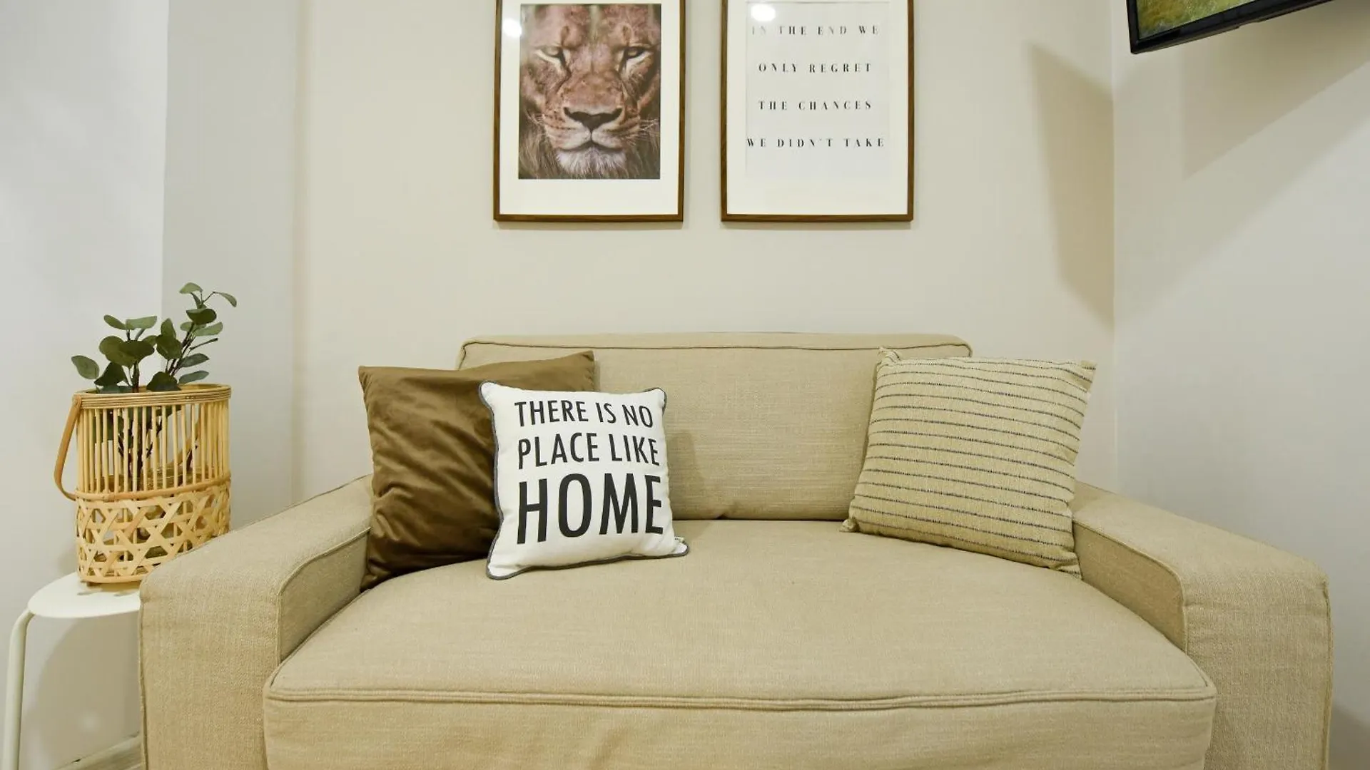 Ideal Home - Spacious & Modern Accommodation Near Unirii Square Bucharest