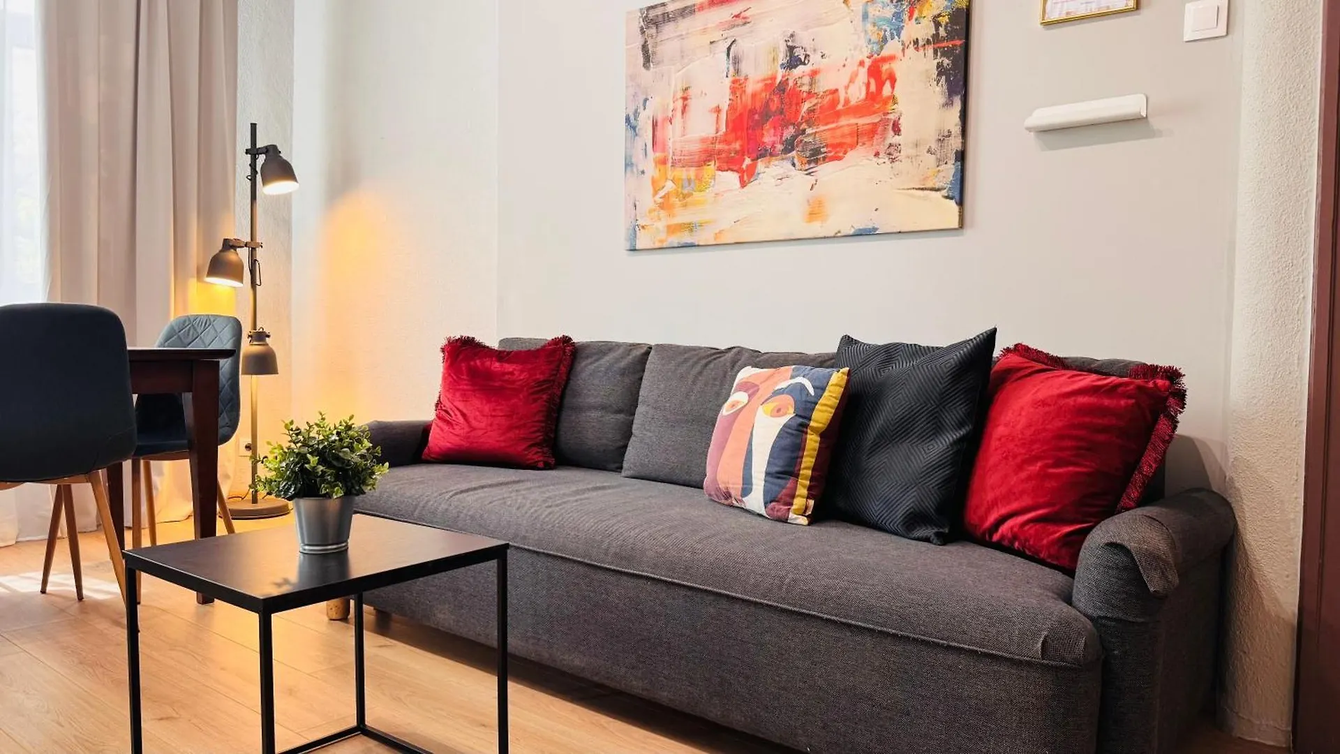 Ideal Home - Spacious & Modern Accommodation Near Unirii Square Bucharest 0*,  Romania
