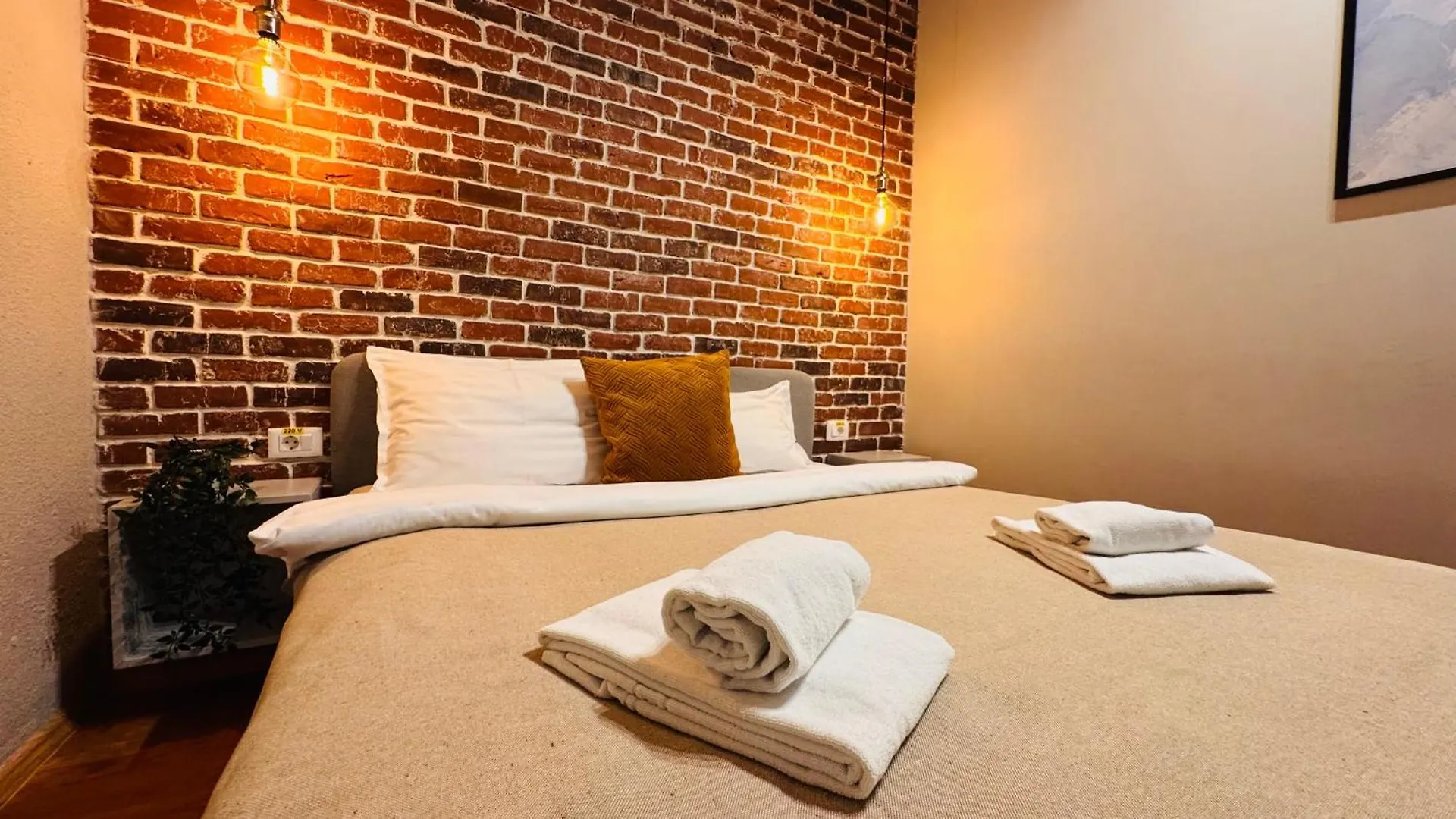 Apartment Ideal Home - Spacious & Modern Accommodation Near Unirii Square Bucharest