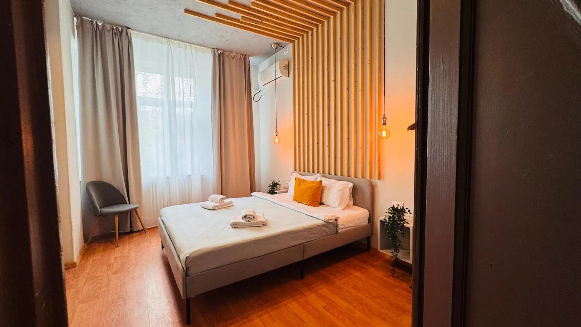 Ideal Home - Spacious & Modern Accommodation Near Unirii Square Bucharest Apartment