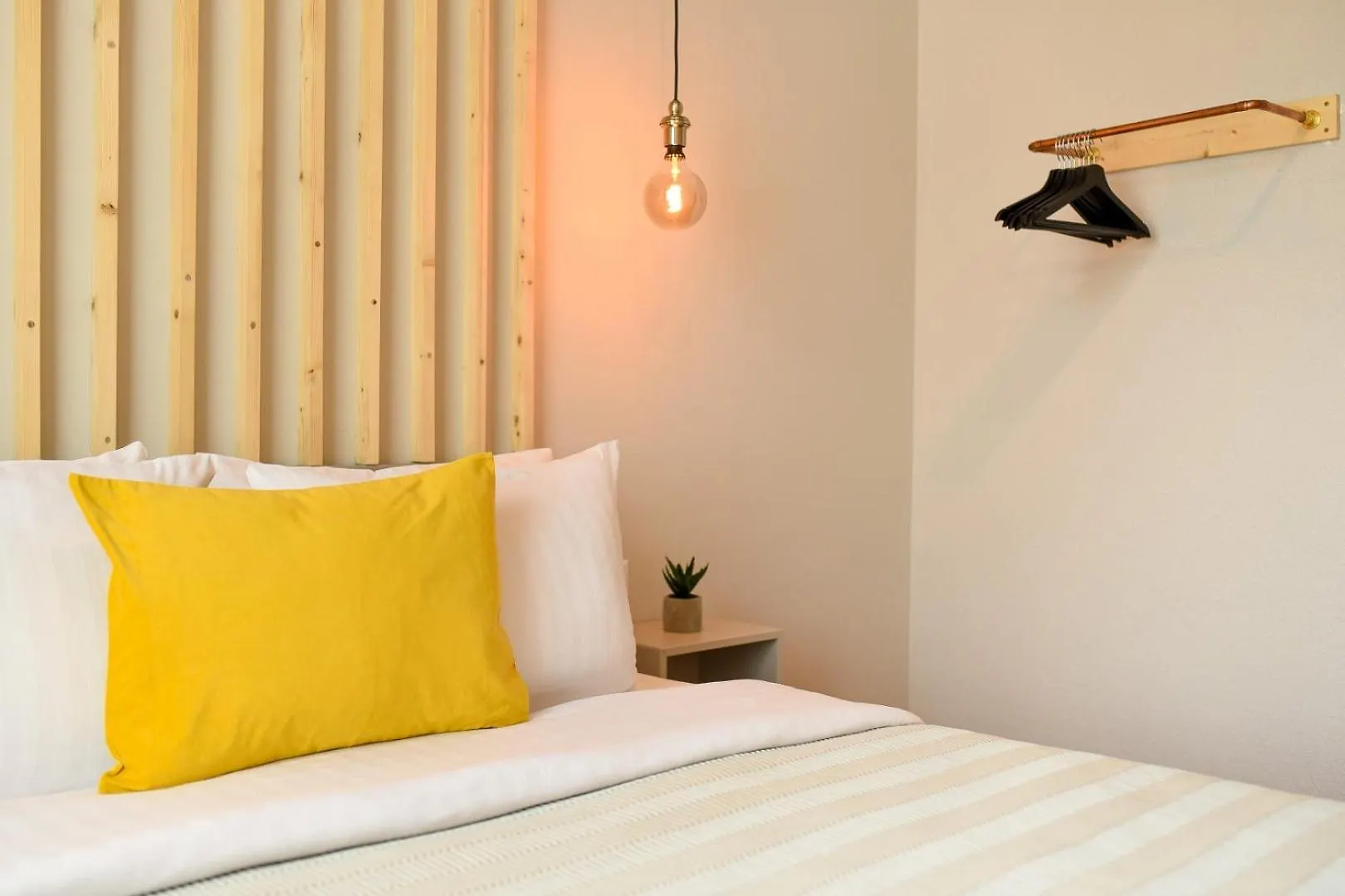 Ideal Home - Spacious & Modern Accommodation Near Unirii Square Bucharest Apartment