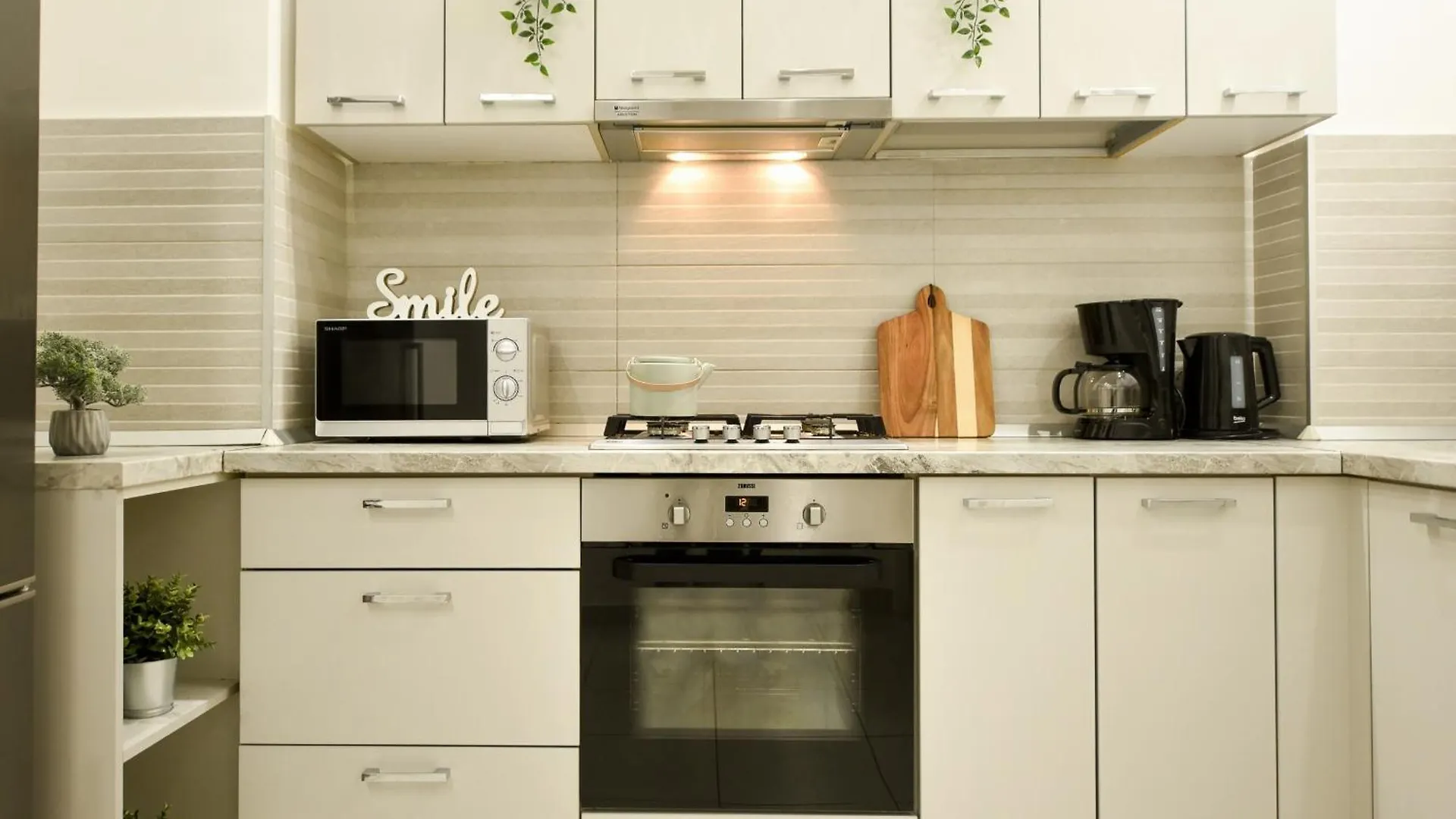 Ideal Home - Spacious & Modern Accommodation Near Unirii Square Bucharest